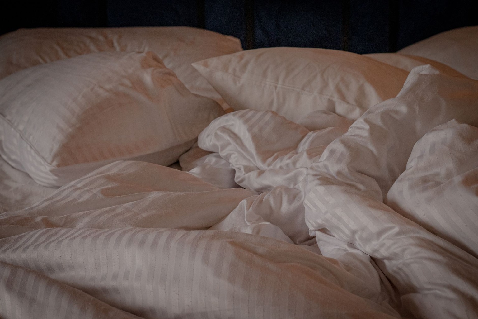 Come riconoscere i primi segnali di insufficienza venosa al mattino — Come testare la circolazione al risveglio: il meto Come riconoscere i primi segnali di insufficienza venosa al mattino — Come testare la circolazione al risveglio: il meto