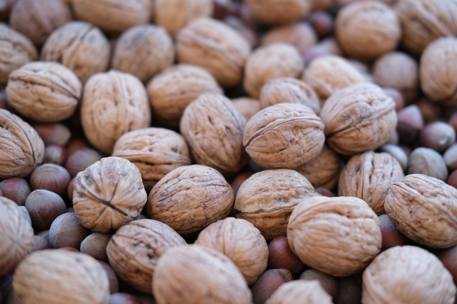 Quali alimenti migliorano la salute delle vene e la circolazione — Introdurre antiossidanti dalla frutta secca Quali alimenti migliorano la salute delle vene e la circolazione — Introdurre antiossidanti dalla frutta secca